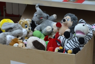 Новогодишни подаръци за децата на Хитрино